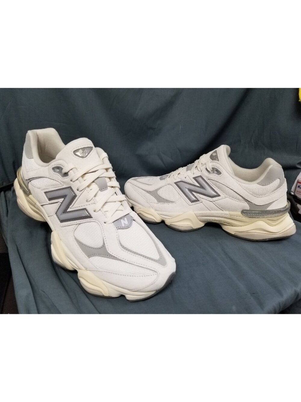 New Balance 9060 Sneakers Sea Salt White U9060ECA Men's Size 11.5 NEW NO BOX!